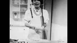 Carrie Wong Cries About Doesn't Want to Cook
