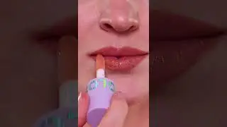 Peach overdose🍑Trying on Gloss Gods Smitten Lip Oil with peach scent and color