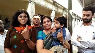 R V Devaraj Wife & Daughter on Karnataka Assembly Election Polling Day