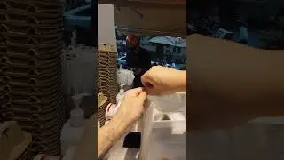 I work part-time at a coffee shop.