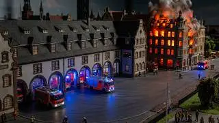 Heavy House Fire With Self Driving Fire Trucks // Miniatur Wunderland Germany
