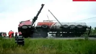 O cisternă cu păcură s-a răsturnat l&acirc;ngă Zerind
