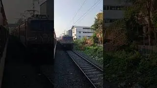 12484 Asr Kcvl Sf Exp Xing with WAP-4 Near Ers Outer #southerail #Indianraily #wap-4  #indiarailway