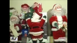 Moradora de Jandaia do Sul tem 280 Papais Noéis na sala de casa
