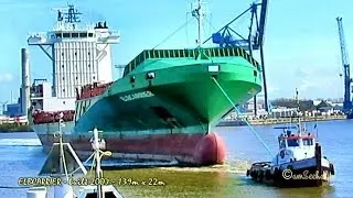 ELBCARRIER V2DC8 IMO 9388510 container vessel Emden Sealock Seeschleuse Emden 2 tugs Schlepper
