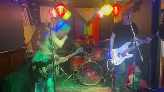 Fyzz Wallis Band - &lsquo;My Not Girlfriend&rsquo;