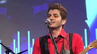 Stayin' Alive Guitar Cover by Safa Darman - Amazing Guitar Riff!
