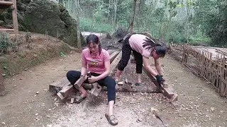 Amazing wood saw technique - Punching a hole to make a Pillar Hut, Green forest life, free Bushcraft
