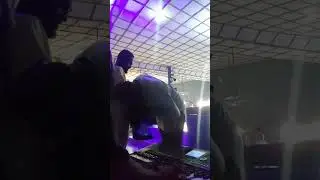 WORSHIP SESSION, BASS WITH STRONG EFFECTS, IBANEZ