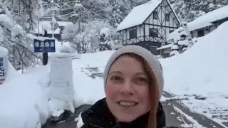Open air onsen (rotenburo) surrounded by snowy mountains in Nagano (English)