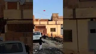 Kite catching 😱😅 #kite #kiteflying #catching #youtubeshorts