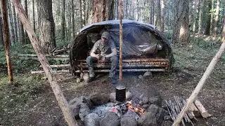 2 Day Solo Bushcraft. Permanent Pot Suspension.