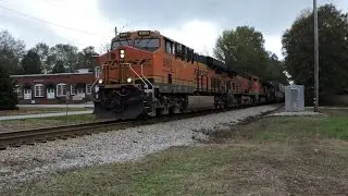 HD: BNSF 6983 leads CSX Q185-03 in Moreland, GA