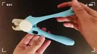 Dog Nail Clipper with Safety Guard to Avoid Over Cutting