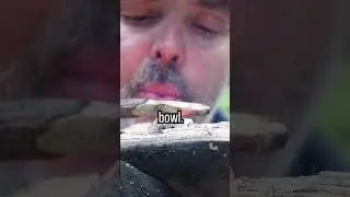 Этот парень кипятит воду без всякой кастрюли! #выживание