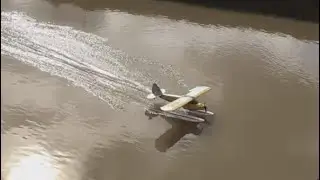 HobbyZone Carbon Cub S2 on floats