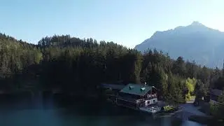 Der Frauensee bei W&auml;ngle &ndash; ein idyllischer Bergsee in Tirol Perfekt zum Entspannen, Wandern.