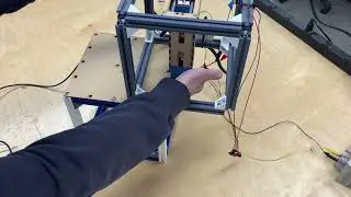 First attempt at a cube-shaped low-resolution programmable matter