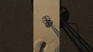 #adventure #metaldetecting #metaldetector #treasure #beach