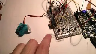 Arduino knock detecting door lock