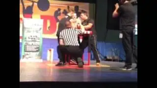 Arnold Classic Armwrestling 198# R.Hand ~ Daniel 