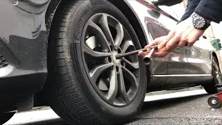 PKW Reifen wechseln Wechsel und Montage Autoreifen vorne Mercedes Benz C180 Limousine Anleitung