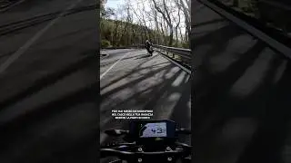 Ho dato un microfono alla mia ragazza mentre la porto in moto 😂❤️ #duke790 #couple  #ktm #ktmduke