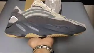 Adidas yeezy boost 700 v2 tephra