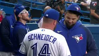 Blue Jays' 1st win with Schneider
