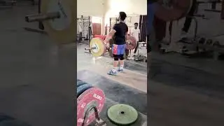 #training #sports #olympicweightlifting #trendingshorts #snatch #weightlifting #motivation#public