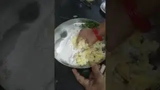 सिंघाड़े के आटे की पूरी के लिए 🙋 आटा कैसे गूथतेहै  आप बताइए कि आप कैसे बनाते हैं