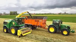 Gras hakselen - Chopping grass - Gras h&auml;ckseln - John deere - Dezeure - Vermote -