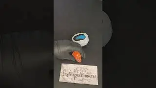 More little skulls  