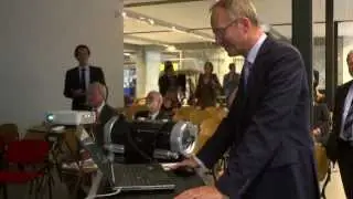 Minister Kamp visits Eindhoven University of Technology