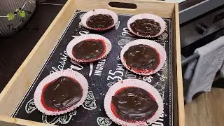 No-Bake Strawberry, Peanut Butter & Dark Chocolate Bars &ndash; Try It This Way!