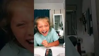 Girl's hilarious reaction to a sloth#sloth #funny #girl #reaction