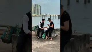 Helping an Elderly Man | ONEMAN #ONEMAN #KindnessMatters #Respect #Compassion #EverydayHero