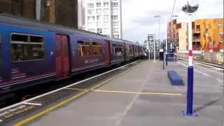 Class 319/4 319435 at Elephant & Castle