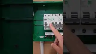 Conexi&oacute;n por bornes superiores o inferiores