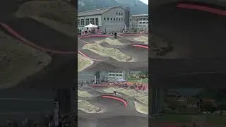 Skateboarder VS Skateboarder @ Pumptrack #PumpKingChallenge