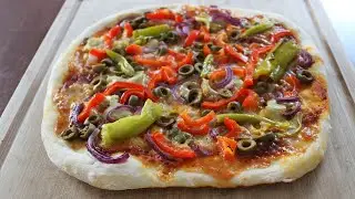 Pikante Gem&uuml;se Pizza mit selbstgemachtem einfachen Pizzateig und leckerer Pizzaso&szlig;e | Canans Rezepte