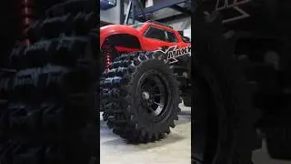 Новые диски Traxxas X-maxx такие чистые🧼. #traxxas #rc #shorts