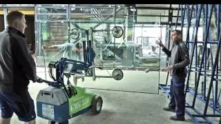 Montage von Automatikt&uuml;ren in einem spannenden Geb&auml;udekomplex
