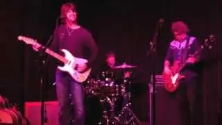 Shawn Jones Roots Trio performs 