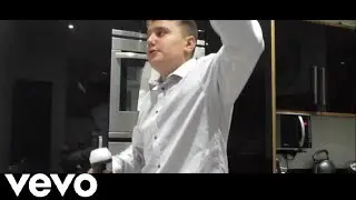 Monkeyhole15 - &ldquo;maracas&rdquo; (Offical Music Video)