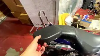 Спинка пассажирского сиденья и багажник на Honda Shadow 2001 года выпуска.