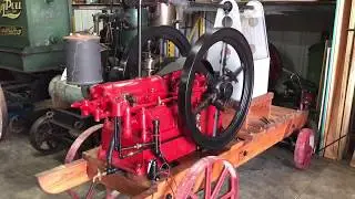 4 hp IHC Famous hit miss engine