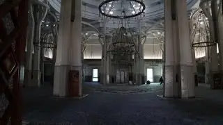 Dentro la Moschea di Roma: il venerdì di preghiera e la condanna