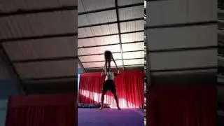 Cheerleaders - Partner Stunt - Hand to hand fail