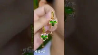 If someone gives you these maple leaf 🍁 earrings, you should definitely cherish them